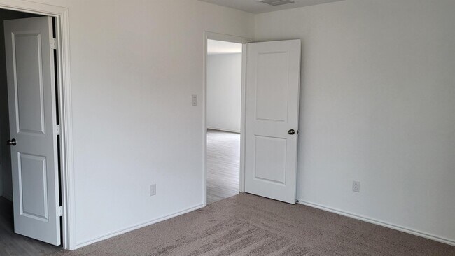 Building Photo - 5911 Coahulia Rdg
