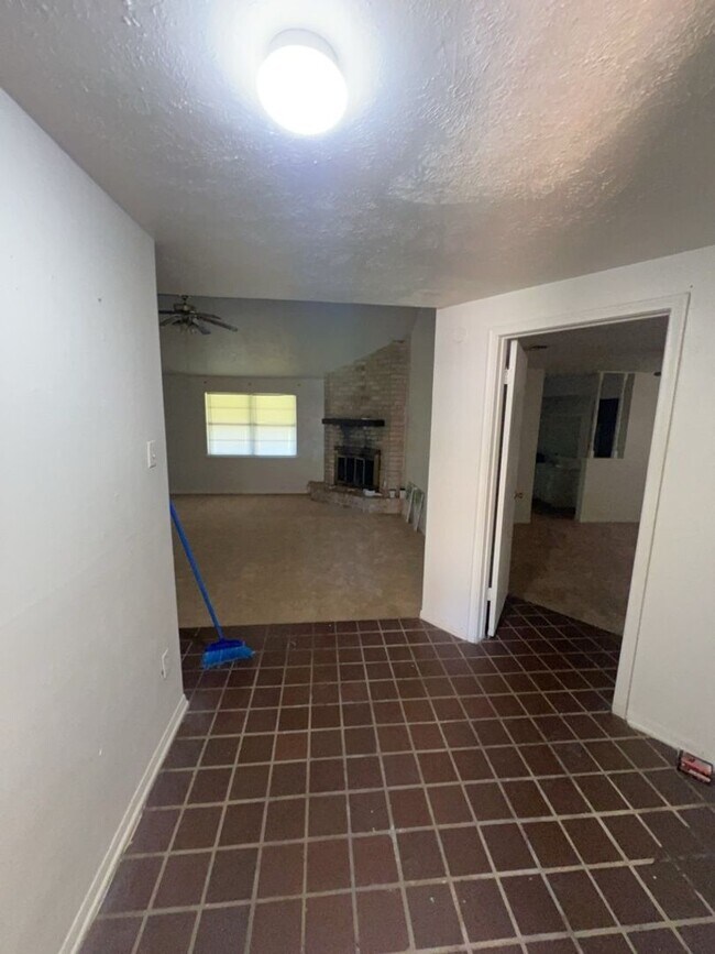 Building Photo - 14834 Keelby Dr