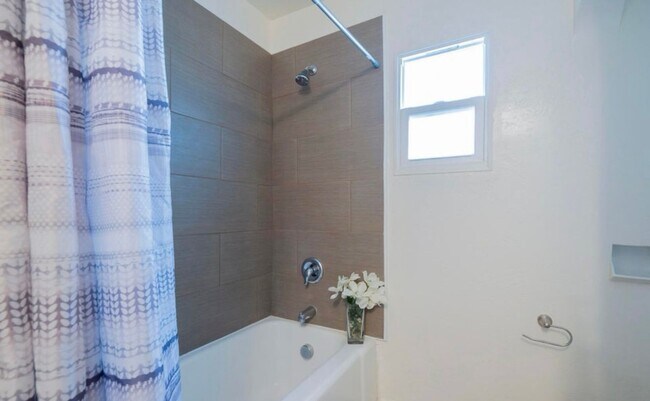 Building Photo - Remodeled 3 bed 2 bath home in Coolidge!