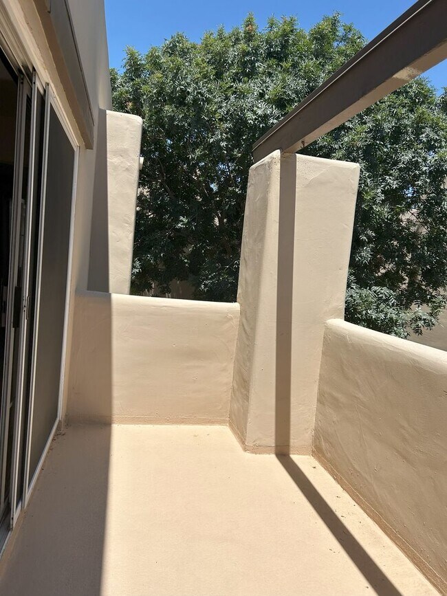 Building Photo - 2 Bedroom/2 bath Condo in the Mission de L...