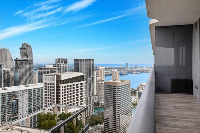 Building Photo - 801 S Miami Ave