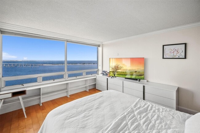 Building Photo - 1541 Brickell Ave