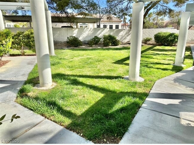 Building Photo - 2700 Lodestone Dr