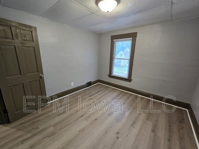 Building Photo - 419 Bratnober St