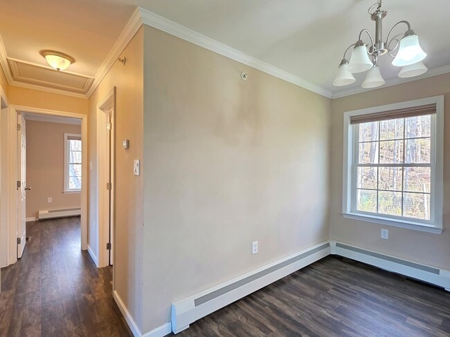 Building Photo - 4 Rock Point Rd