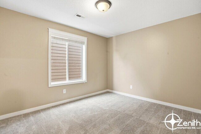 Building Photo - 4608 NE 91st Way