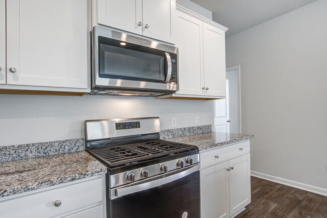 Building Photo - 104 Sunray Ln