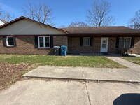 Building Photo - 739 Main St