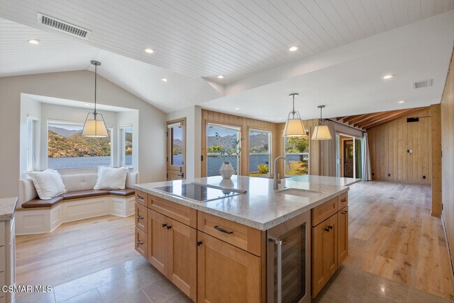 Building Photo - 800 Lake Sherwood Dr
