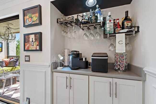 Building Photo - 1605 S US Hwy 1