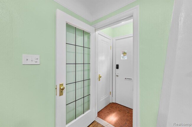 Building Photo - 1516 W Houstonia Ave