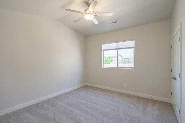 Building Photo - 548 N 550 W
