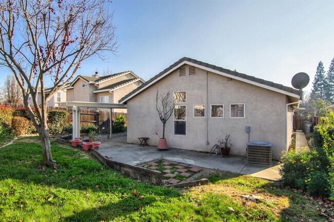 Building Photo - Great 3 Bedroom, 2 Bath 1524 Sqft. Rancho ...