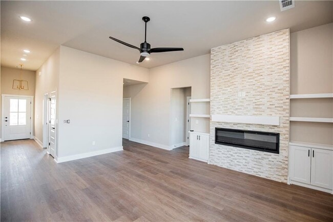 Building Photo - 6804 SW Basswood Ave