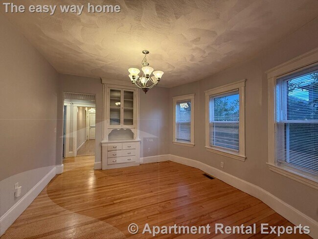 Building Photo - 110 W Quincy St