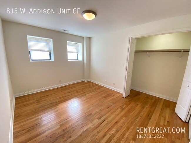 Building Photo - 815 W Addison St