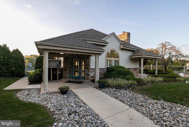Building Photo - 308 Foxcroft Cir