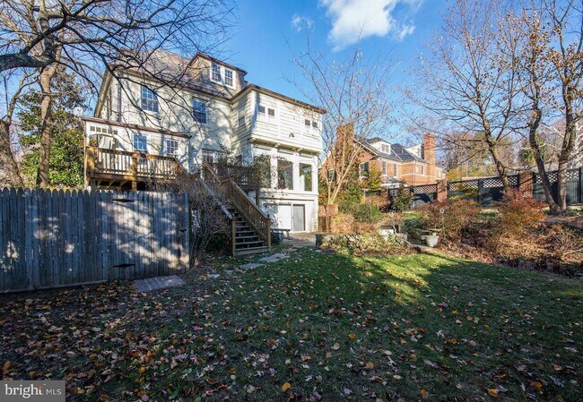 Building Photo - 4910 Hillbrook Ln NW