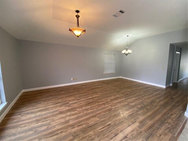 Building Photo - 16916 Dorman Dr