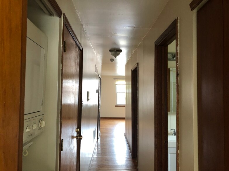 Building Photo - 1938 South St