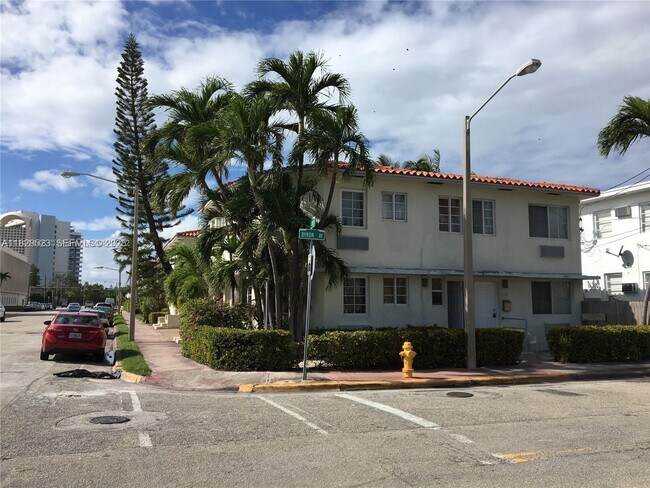 Building Photo - 503 75th St