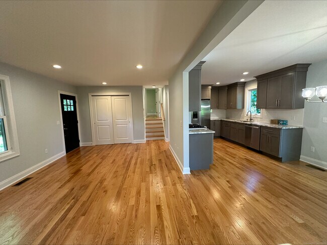 Building Photo - 269 Purdy Hill Rd