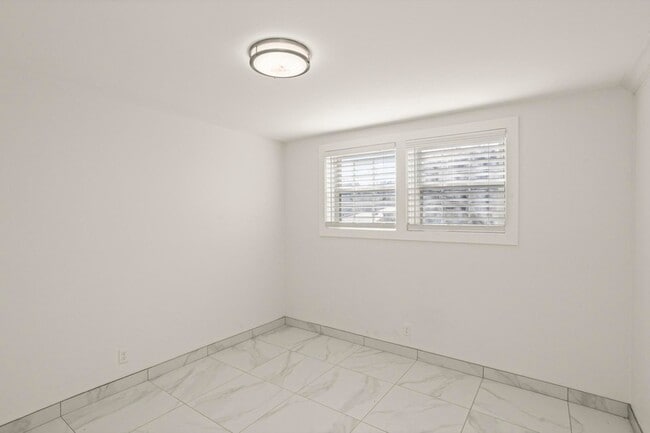 Building Photo - 312 Paragon Mills Rd