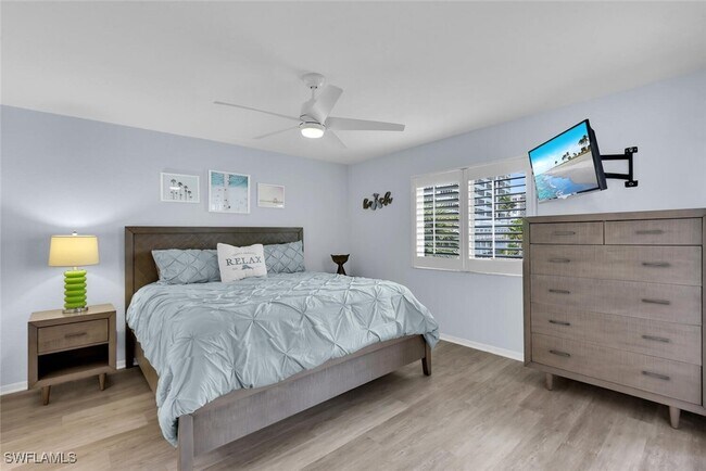 Building Photo - 9101 Vanderbilt Dr