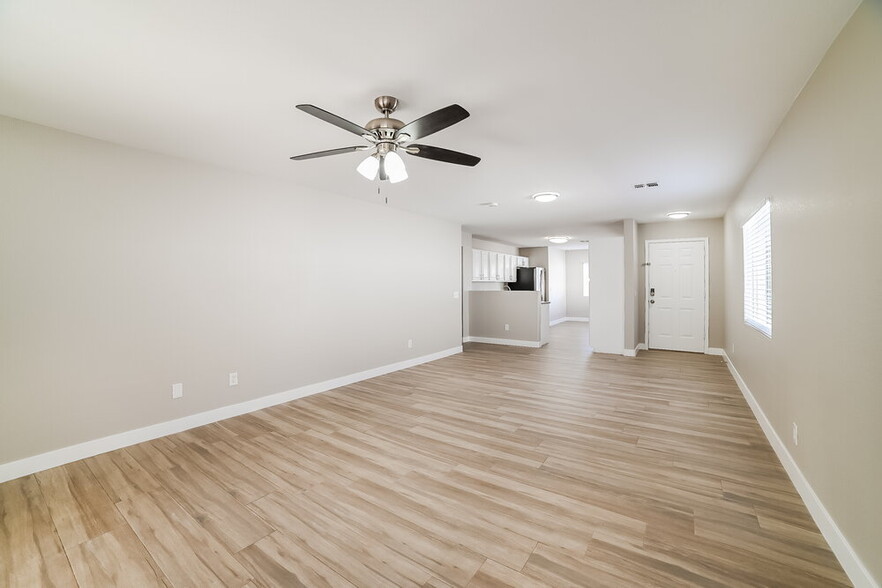 Building Photo - 11547 E Camino St