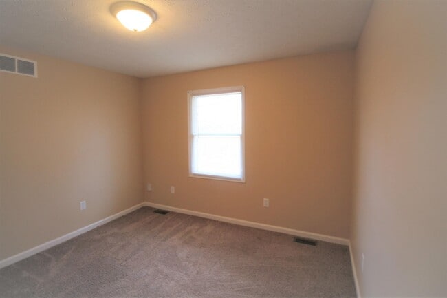 Building Photo - 126 Henry Ct