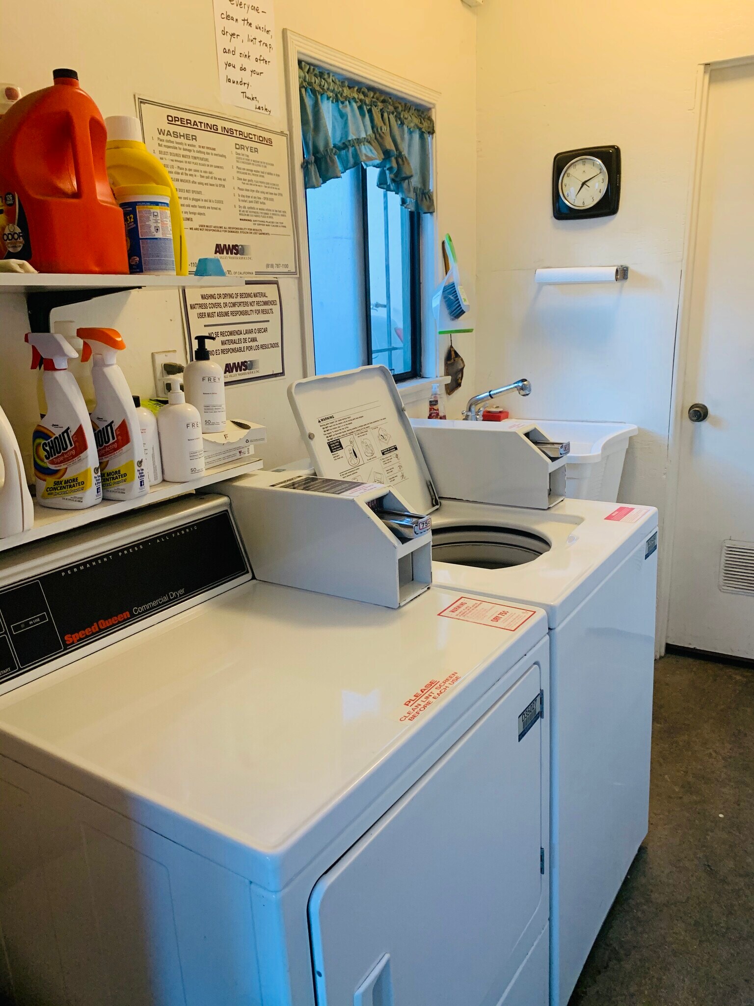 laundry room - 2624 1/2 S Sepulveda Blvd