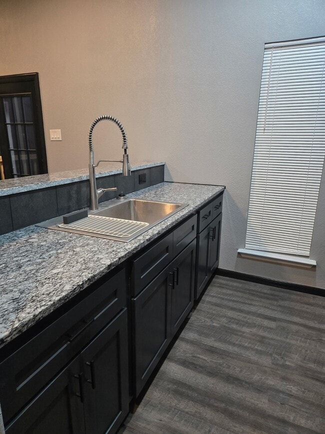 Building Photo - 2886 Broadway St