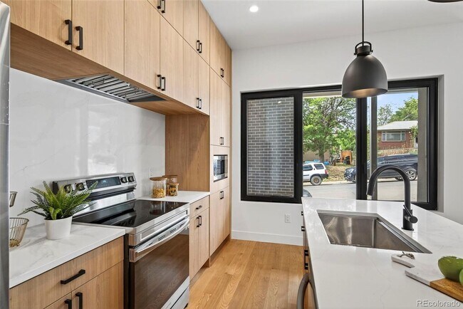 Building Photo - New Construction Townhome with Rooftop Deck
