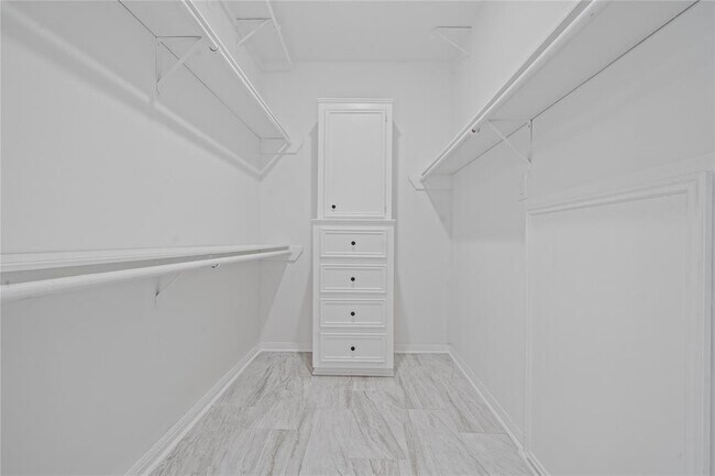 Building Photo - 4731 N Cashel Cir