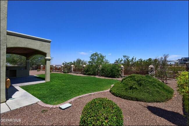 Building Photo - 7379 Black Mesa Dr