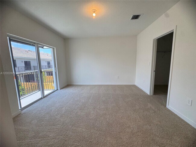 Building Photo - 178 NE 14th St