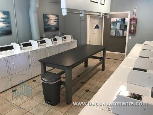 Building Photo - Shasta Villa Apartments