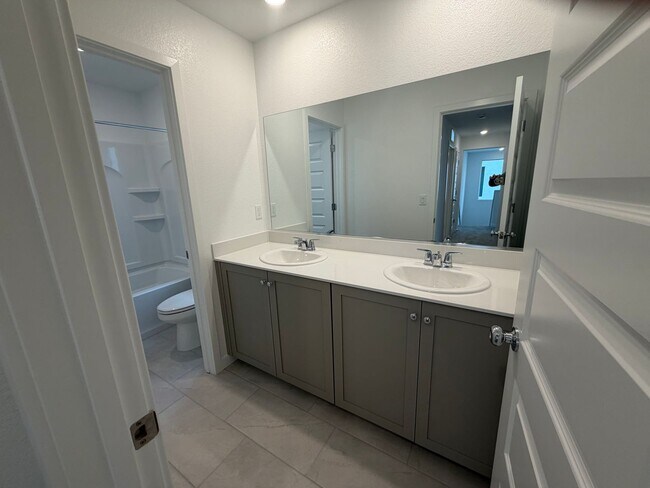 Building Photo - 3 Bedroom | 2.5 Bathroom | New two-story home in Elk Grove