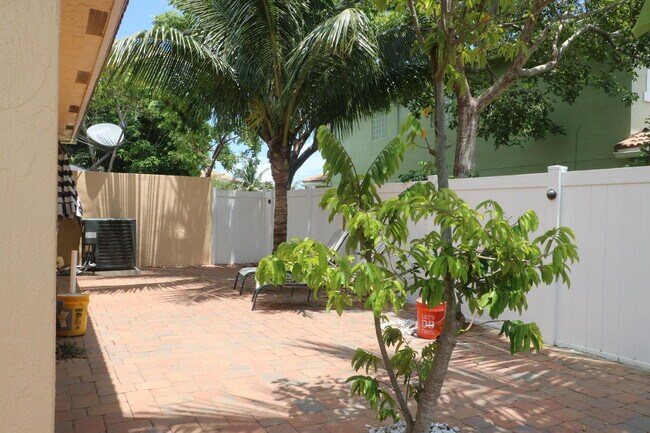 Building Photo - 708 Perdido Heights Dr