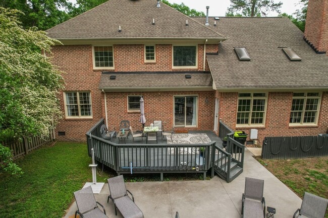 Building Photo - Immaculate Home In Gatling Point!