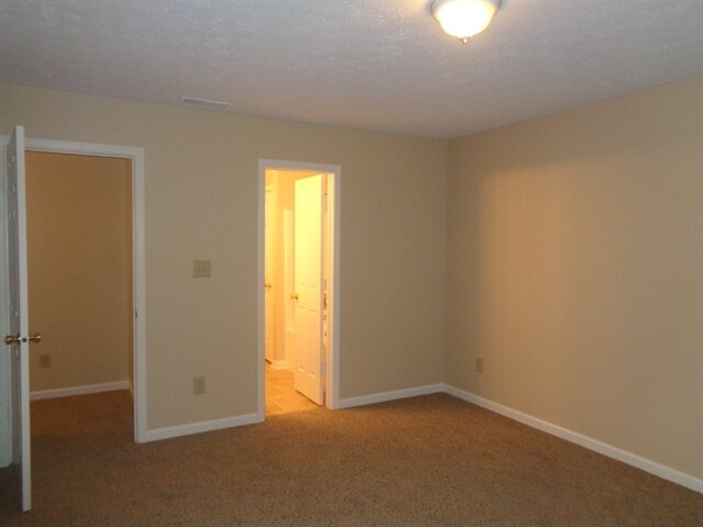 Building Photo - 970 Foxtail Dr
