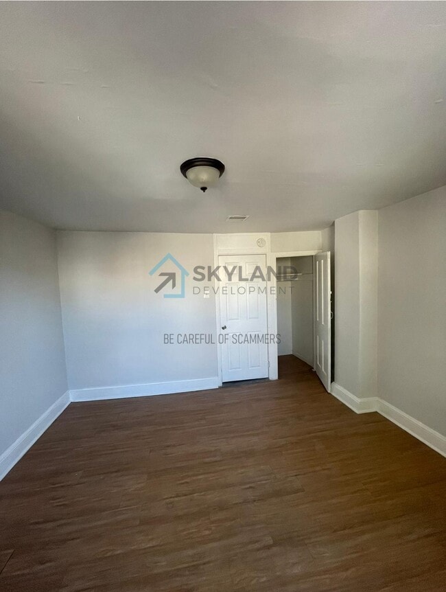 Building Photo - 1519 N 60th St