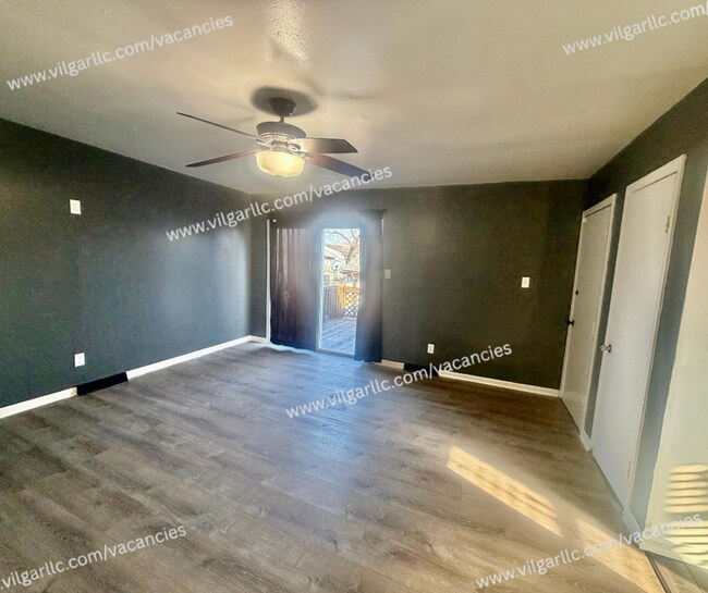 Building Photo - 700 E 20th Ave