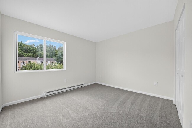Building Photo - 16 Scarborough Ln