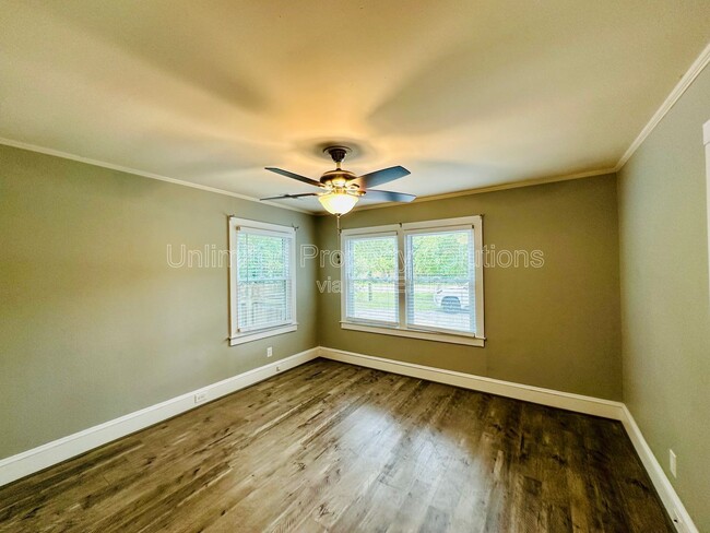 Building Photo - 5009 Park Ave