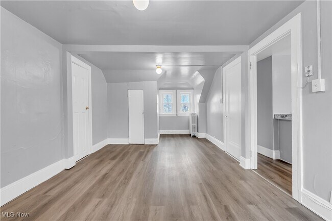 Building Photo - 2911 Ludlow Rd