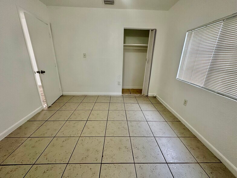 Building Photo - 6136 N Miami Ave