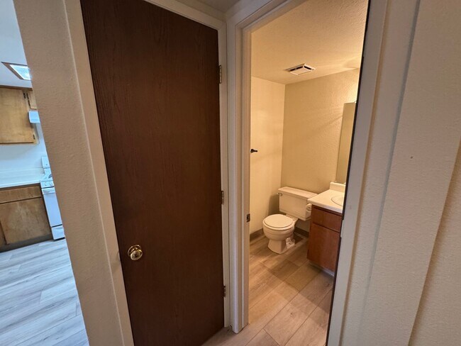 Building Photo - 1675 Round Mountain Cir