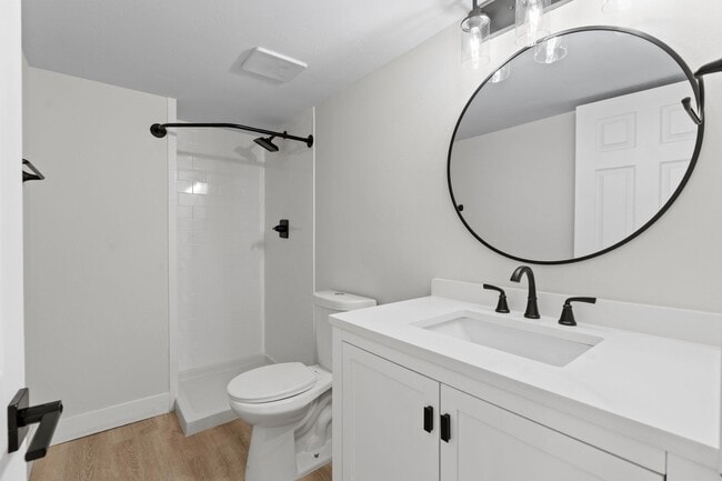 Building Photo - Gorgeous South Hill Home