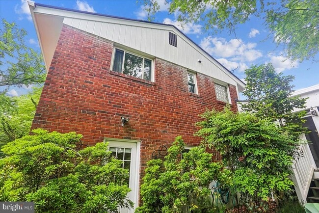 Building Photo - 1703 Tilton Dr